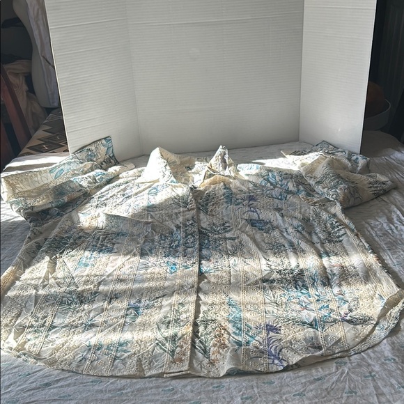 Adiva Cream and Blue Floral Button Down Shirt - Picture 1 of 8